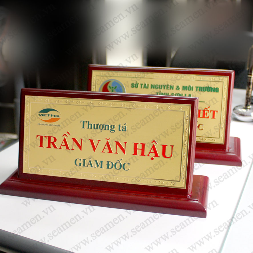 Biển tên chức danh để bàn 01