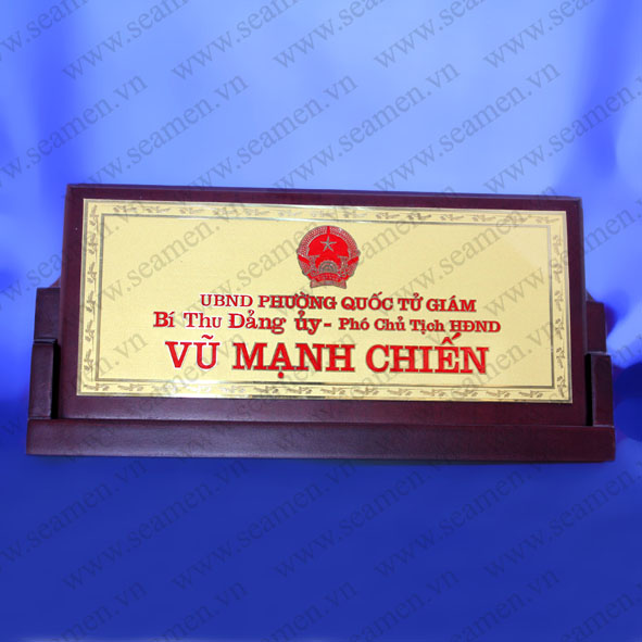 Biển chức danh để bàn 04
