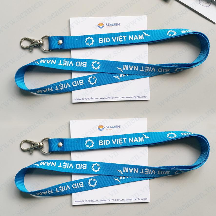 Dây đeo thẻ nhân viên in nổi 032