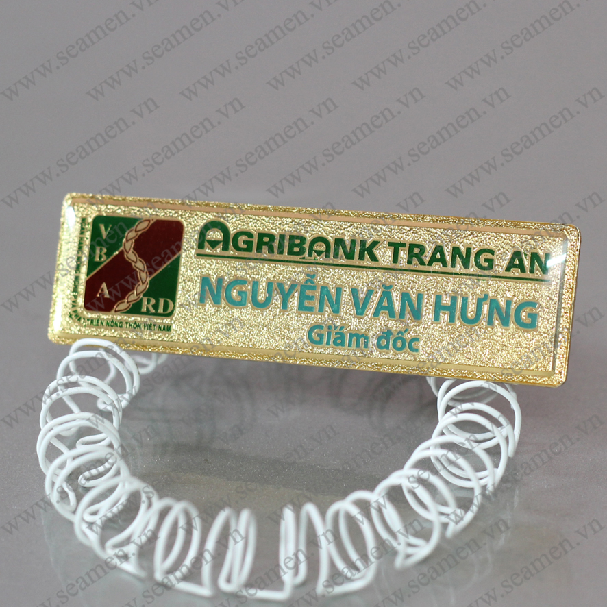 thẻ tên nhân viên mạ vàng 04